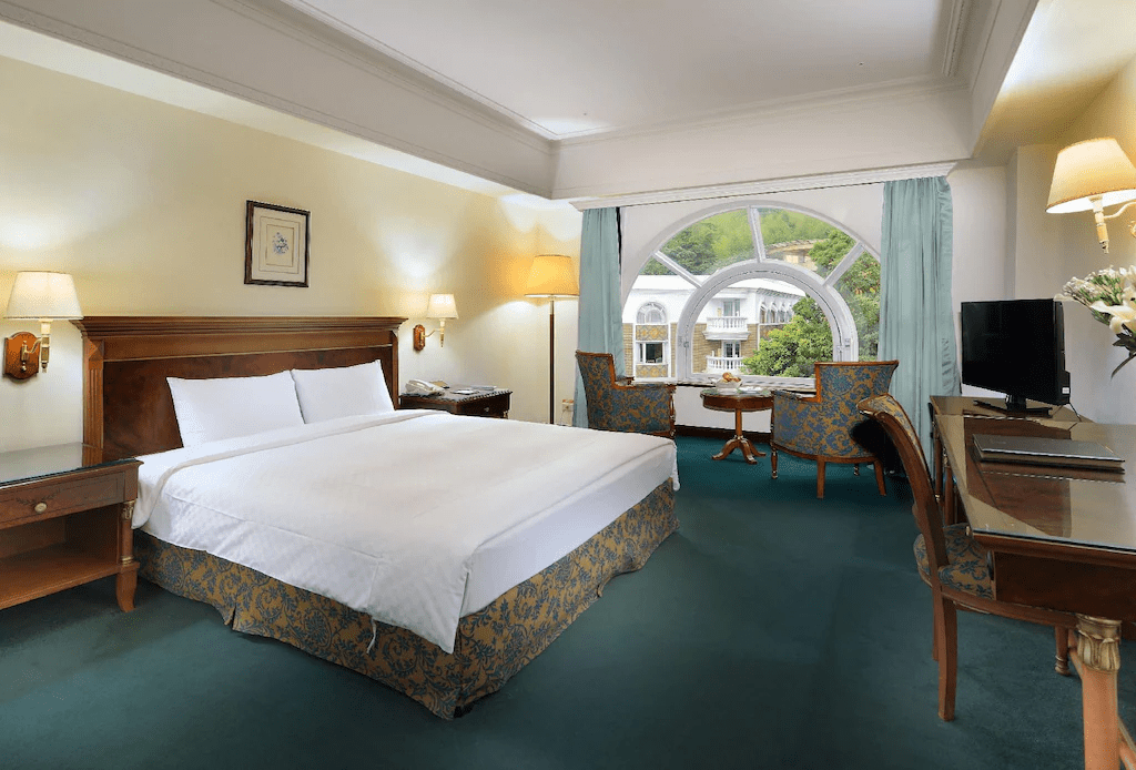 當霧氣在溪頭林間流動時選擇留下來，住進適合放慢步調的森林住宿夜晚