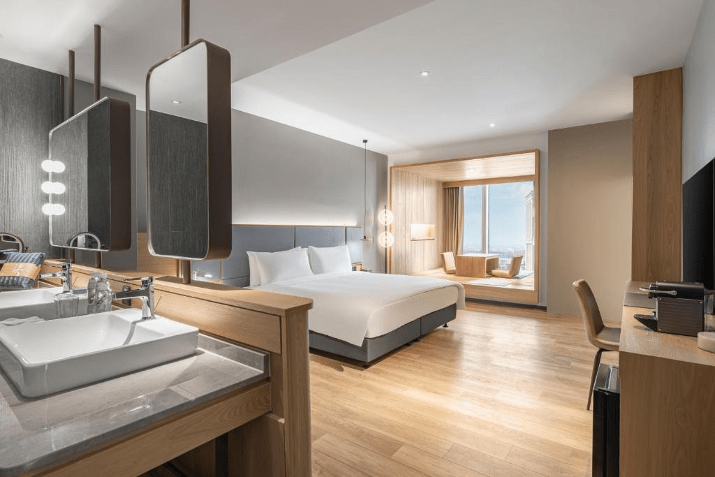 從亞灣海景到市中心燈火，高雄飯店精選 5 間，住一晚就懂港都的夜與風