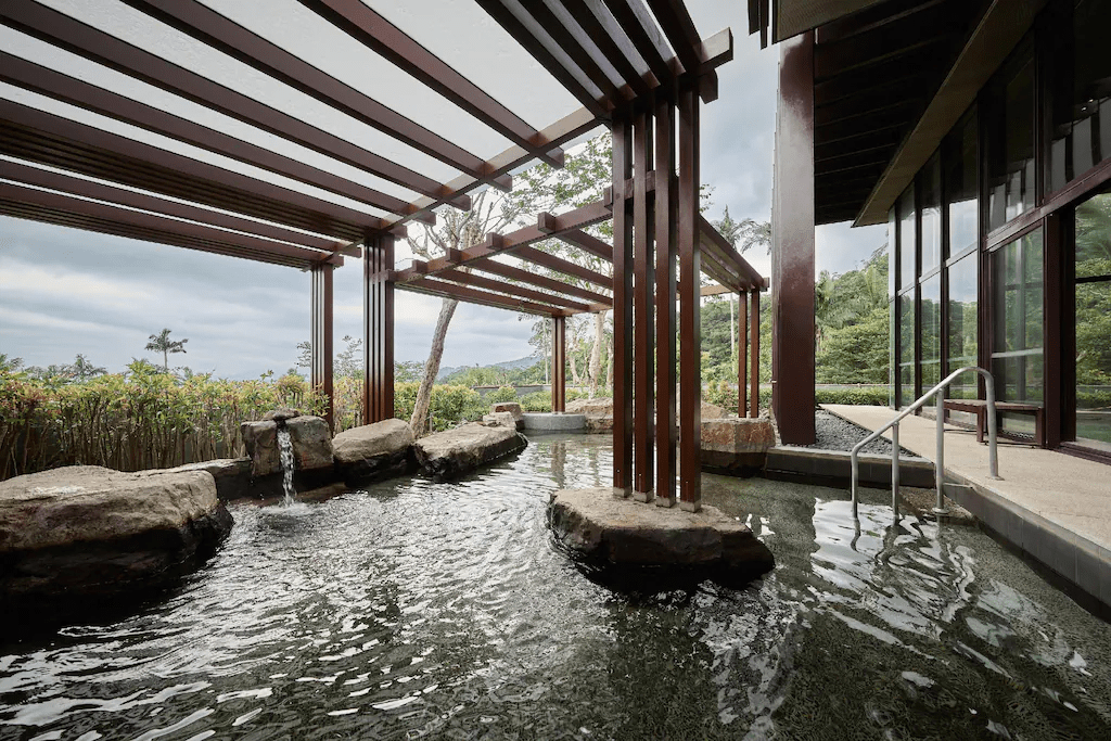 當溫泉熱氣在空氣裡展開,台灣這三間溫泉飯店,剛好適合冬天出發