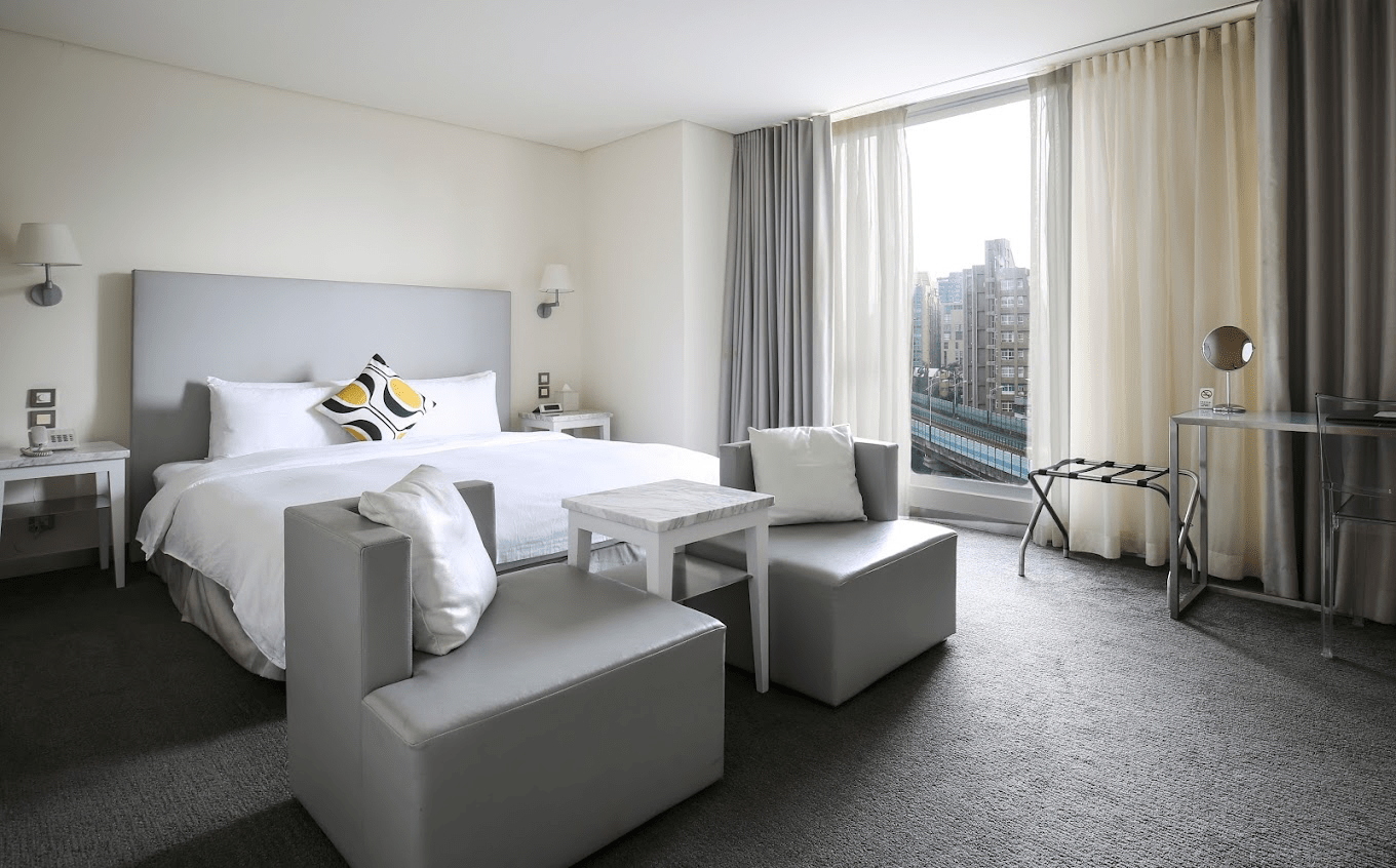 在台北的一抹純白裡停下腳步，入住喜瑞飯店，讓旅行回到剛剛好的節奏