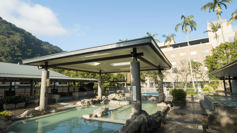 當霧氣升起、樹影搖晃，原來在大板根，最好的旅行是慢慢生活一段時間