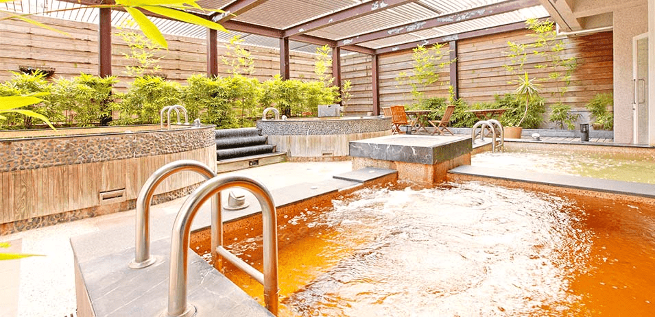 沿著綠意與山影前行，桃園溫泉讓人願意為一池暖湯特地出發