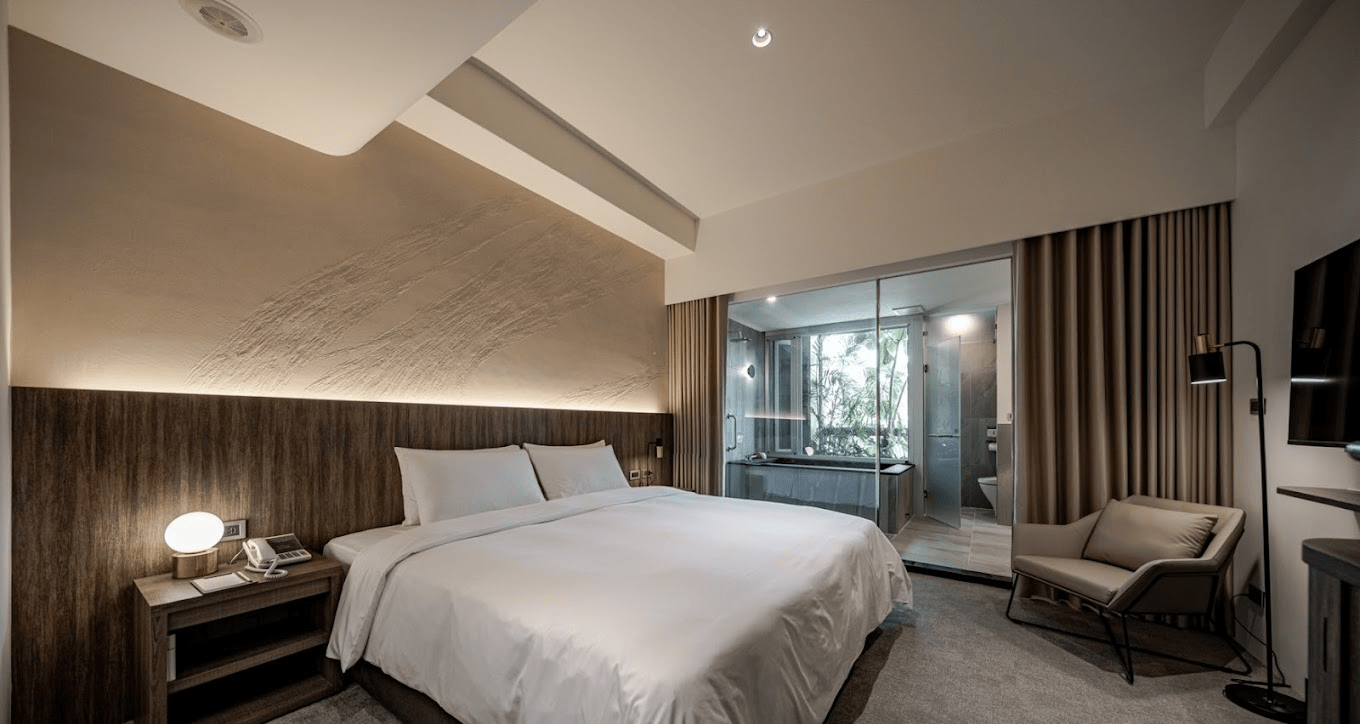 在礁溪把時間留給一池溫泉慢慢流動，在冠翔泉旅找回不趕路的生活節奏