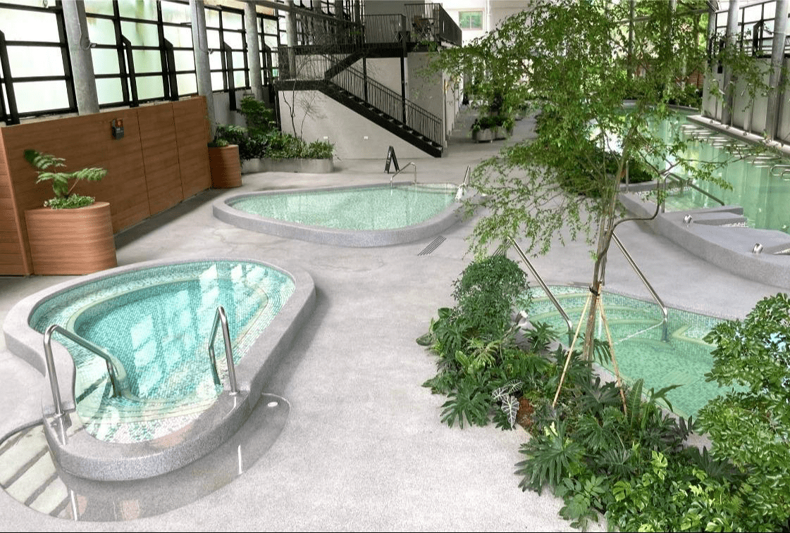 在礁溪把時間留給一池溫泉慢慢流動，在冠翔泉旅找回不趕路的生活節奏