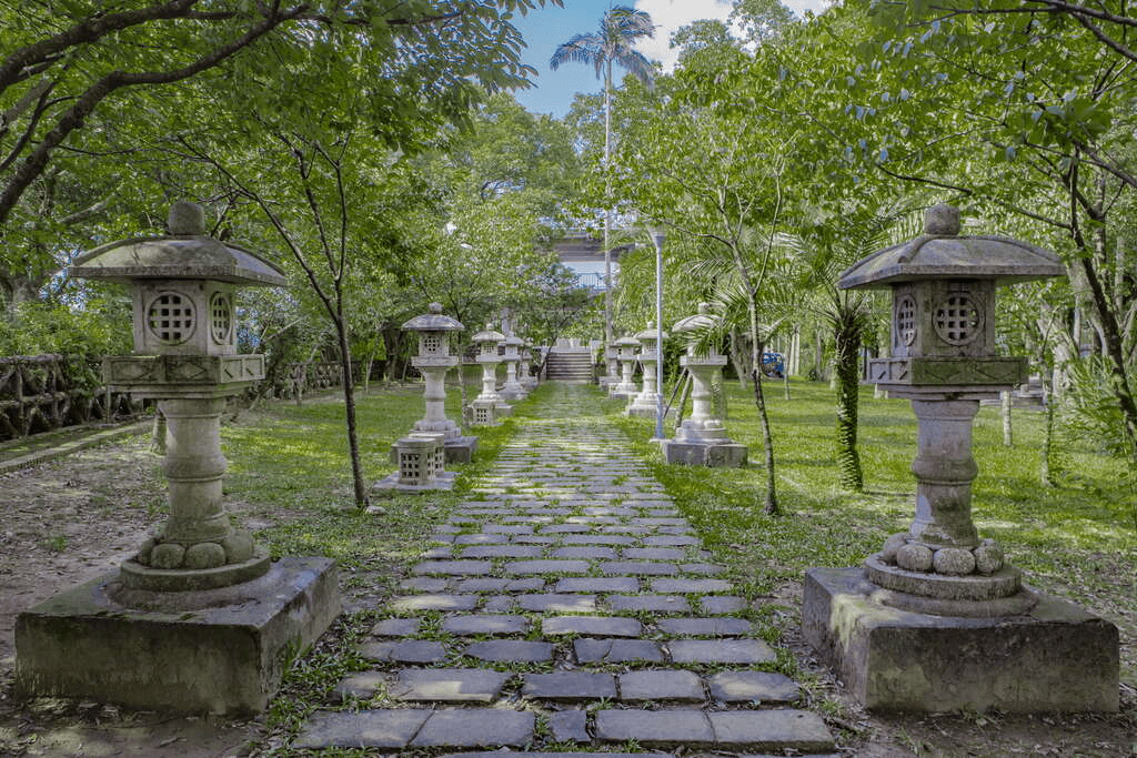 從街屋光影走到草地與古道，桃園大溪一日裡剛剛好的行走風景