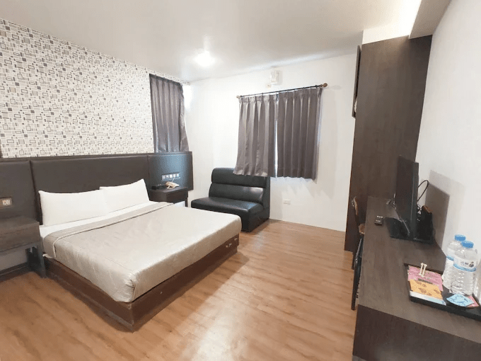 走進南投的湖光與山城日常，從日月潭湖畔木屋住到市區高 CP 住宿的慢旅行提案