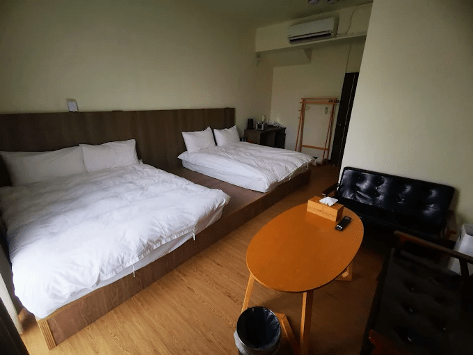 走進南投的湖光與山城日常，從日月潭湖畔木屋住到市區高 CP 住宿的慢旅行提案