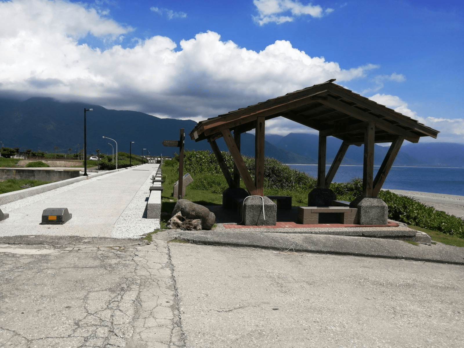 花蓮景點慢慢走，沿著太平洋海岸在光影與海風之間，把五個經典風景走進旅程裡