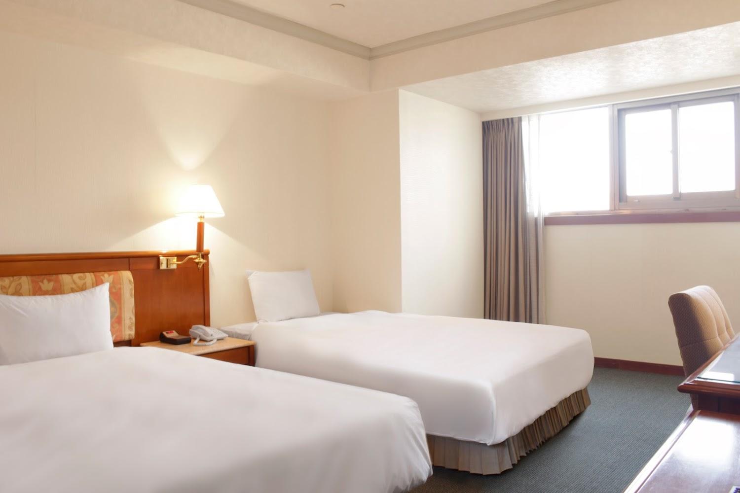 新竹高 CP 值住宿推薦！宏道大飯店官網限定「長住與團體」九折優惠，步行即達城隍廟美食圈