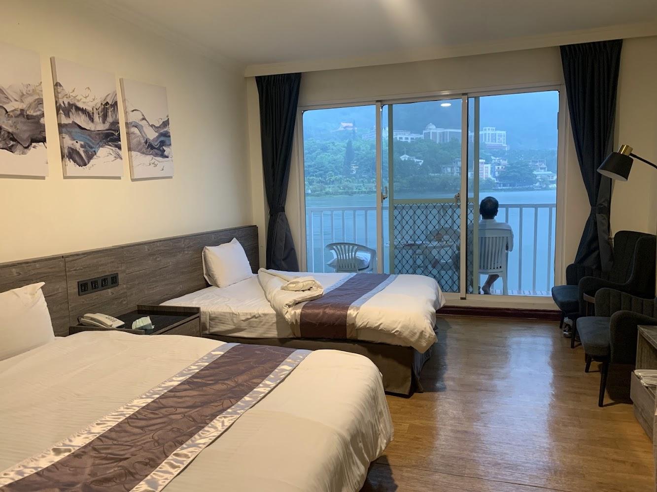 2026南投埔里旅遊必看！全台唯一湖上「天水蓮大飯店」雙人湖景房 2,180 元超狂優惠，坐擁小西湖絕美山色