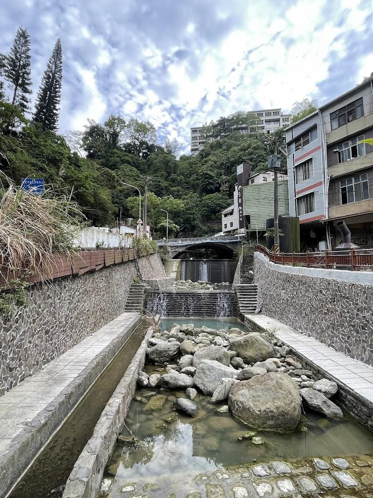 2026全台唯一泥漿溫泉！台南關子嶺四大湯屋推薦：美肌之湯與在地甕仔雞療癒之旅