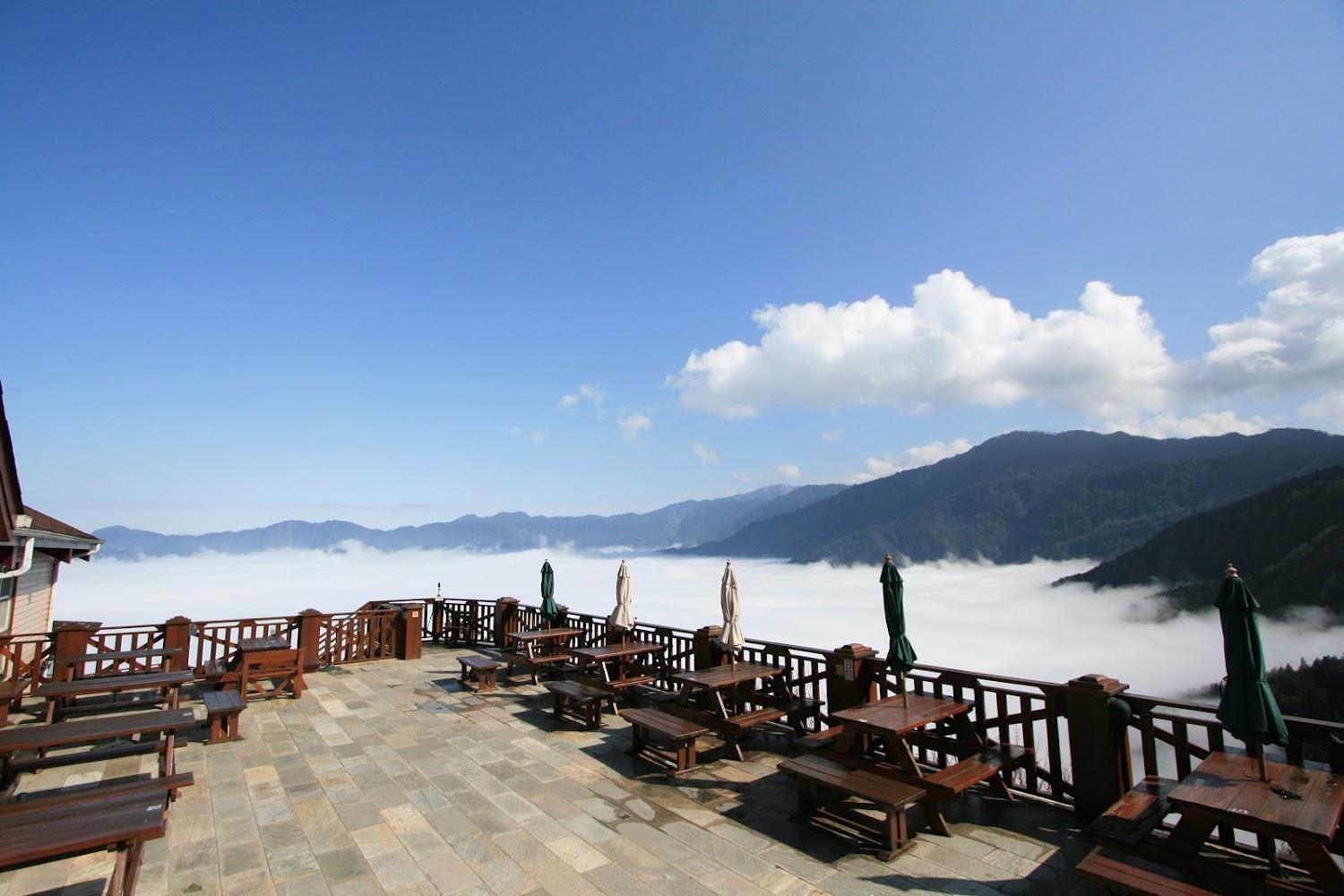 2026 避暑首選！新竹五峰雪霸休閒農場：漫步雲端花海，入住森林歐式木屋