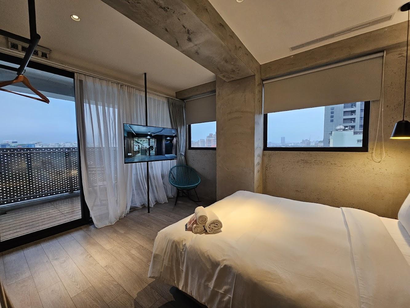 2026台北住宿黑馬！松河璞旅平日$2199起入住基隆河岸第一排，饒河夜市散步即達的質感首選