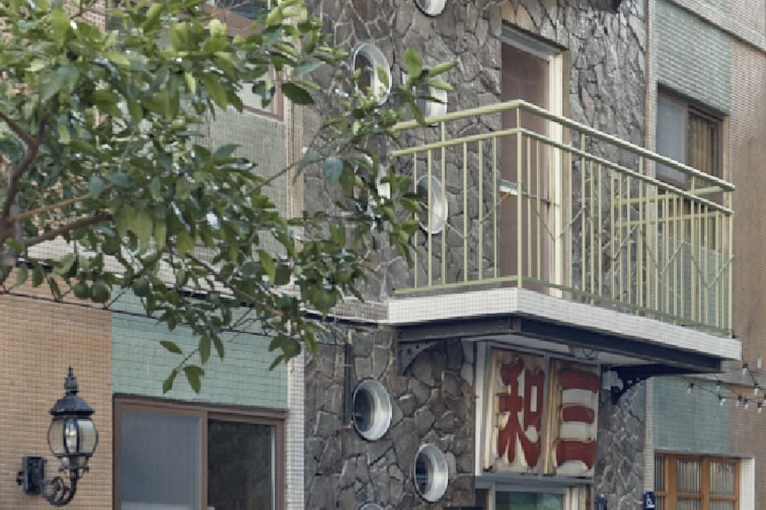 牆面會說故事！彰化三和大旅社攜手玩印團隊，以手作絹印為老屋注入新靈魂