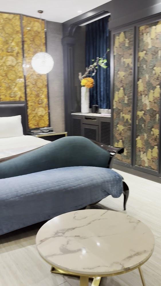 【2026台中住宿】挪威森林台中文創館 $1580 起！高 CP 值設計旅店，親子球池與豪華浴缸的城市度假首選