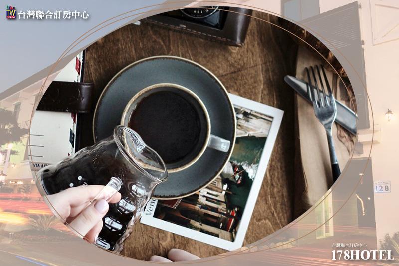 高雄河堤戀館-汽車旅館