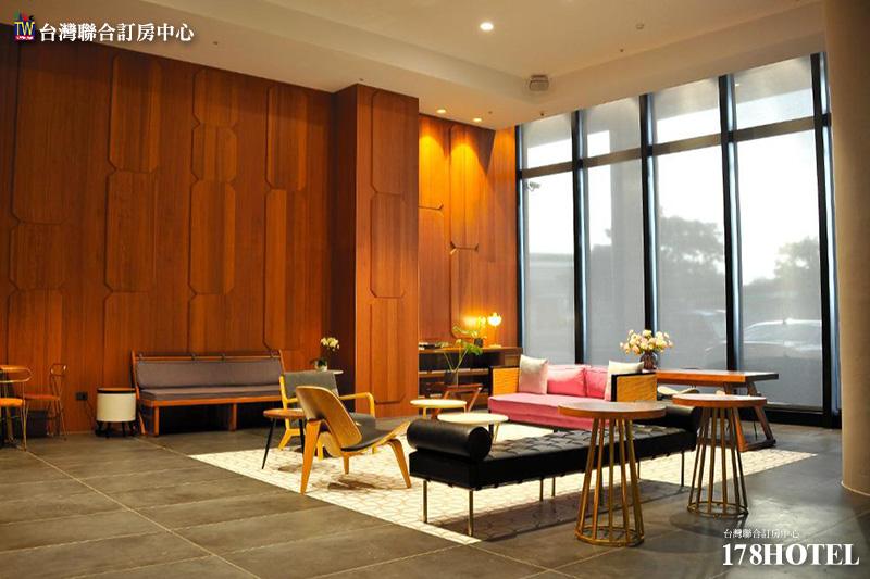 大廳舒適的休息座位區