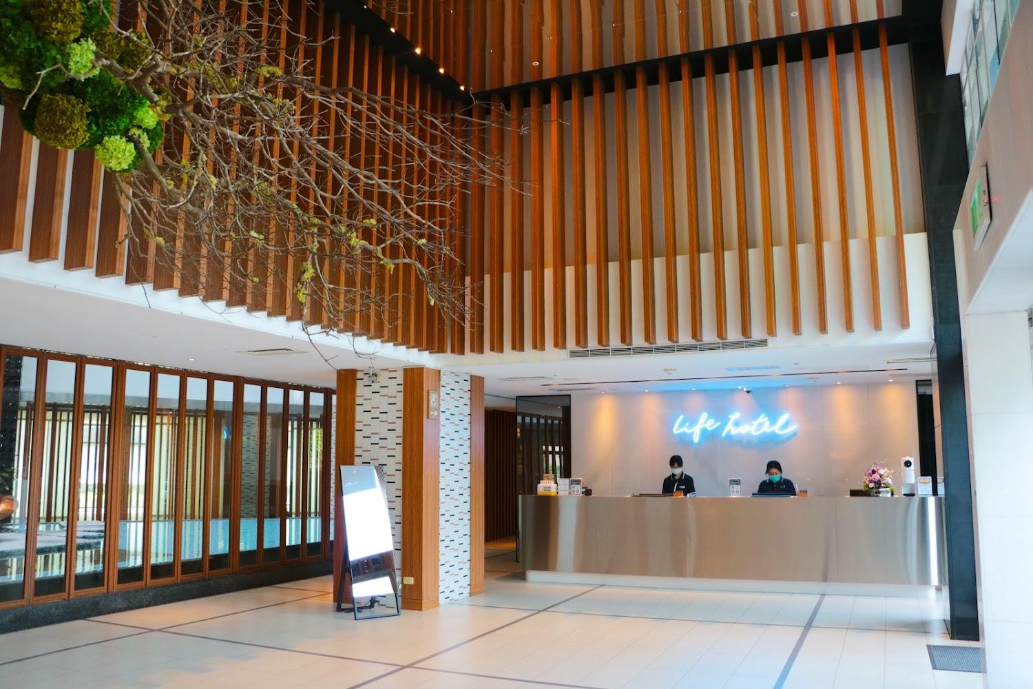 2026淡水住宿首選｜捷運站正對面「淶滬文旅」CP值爆表，下樓即享河岸美景與老街美食