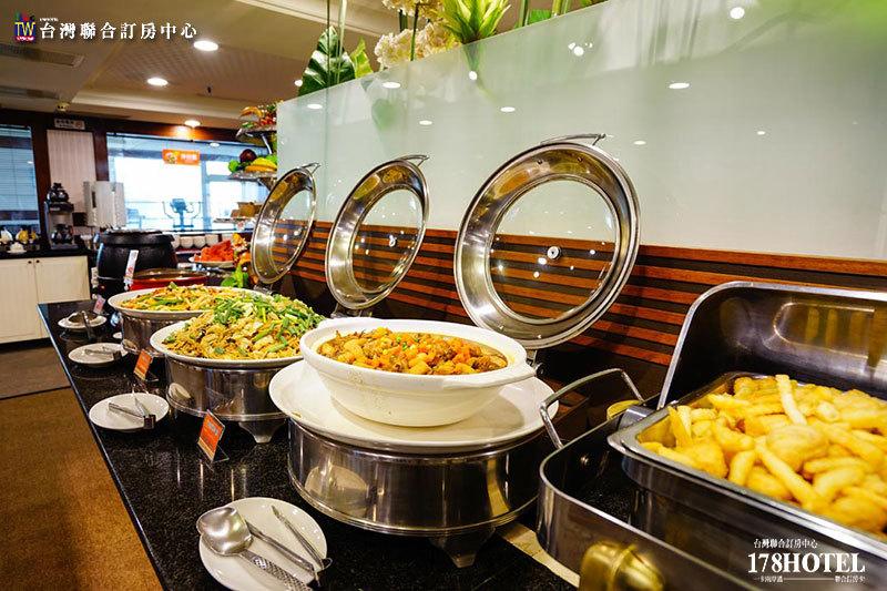 台南劍橋大飯店-自助下午茶點與中西式早餐無限供應