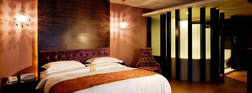 2026高雄住宿超值方案！河堤戀館汽車旅館平日1580元起，送愛之船票遊浪漫愛河