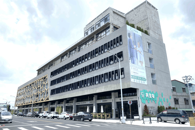 2026台中烏日住宿推薦》康茵行旅雙人房$1580起！三鐵共構走路就到，高CP值全齡友善飯店含早餐