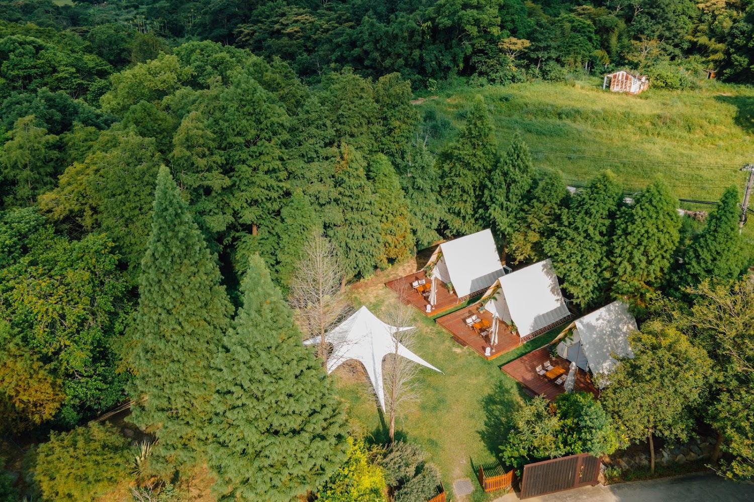 2026苗栗豪華露營推薦》免裝備Glamping首選！一泊四食、絕美雲海、親子星空營地懶人包