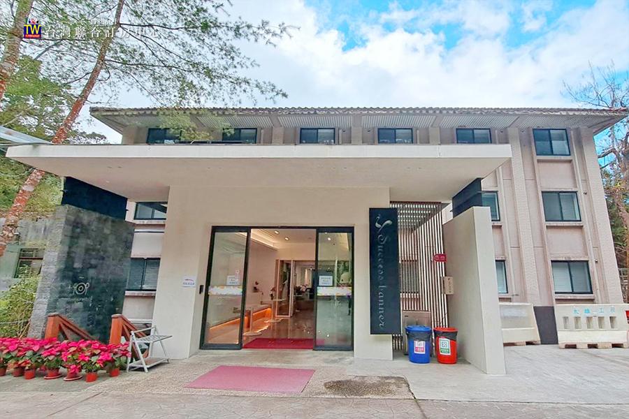 南投溪頭住宿優惠 溪頭飯店銀杏樓一泊二食3980元 免門票住進森林