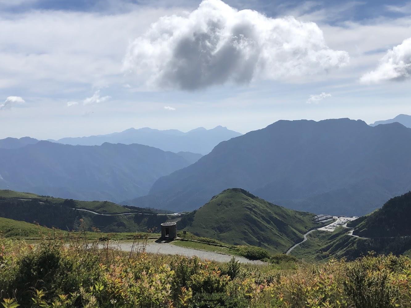 2026 合歡山旅遊攻略｜台灣阿爾卑斯山！公路直達雲端，四季賞花觀星與步道住宿全解析