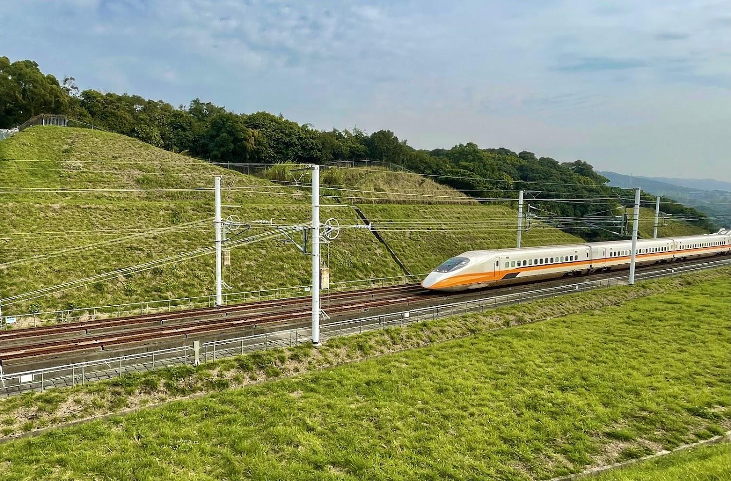 2026 彰化員林旅遊懶人包：琉璃仙境粉紅教堂、百果山彩虹滑梯與藤山步道深度遊攻略