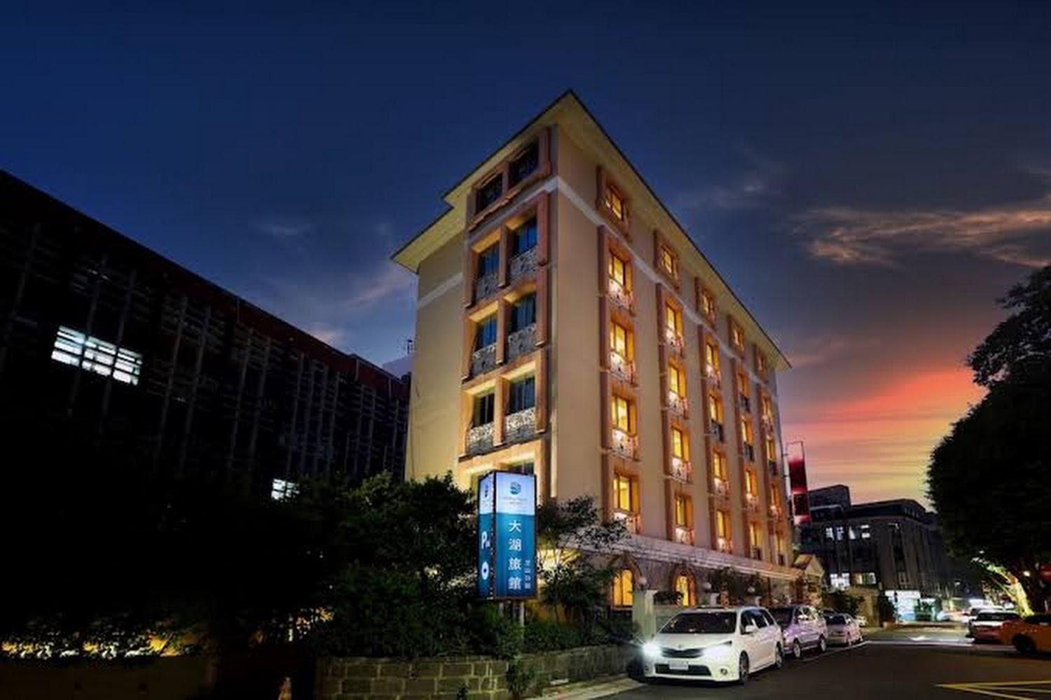 台北住宿推薦》隱身士林天母靜巷！芝山璞旅平日雙人2199元起，捷運3分鐘、全房型配浴缸高CP值首選