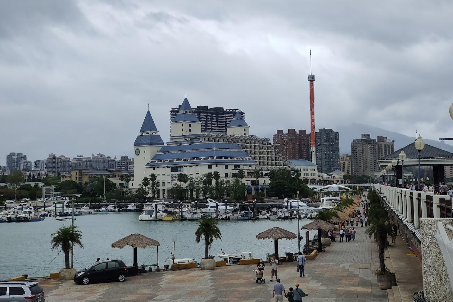 2026淡水一日遊懶人包｜搭捷運紅線去看海！盤點老街必吃美食、天元宮櫻花與情人橋夕陽絕美景點