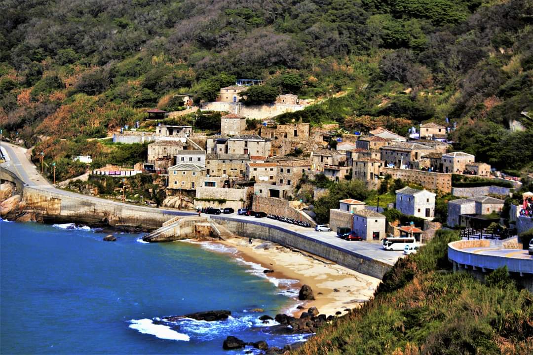 2026馬祖深度旅遊全攻略：探索戰地坑道、閩東石屋聚落與絕美海味饗宴