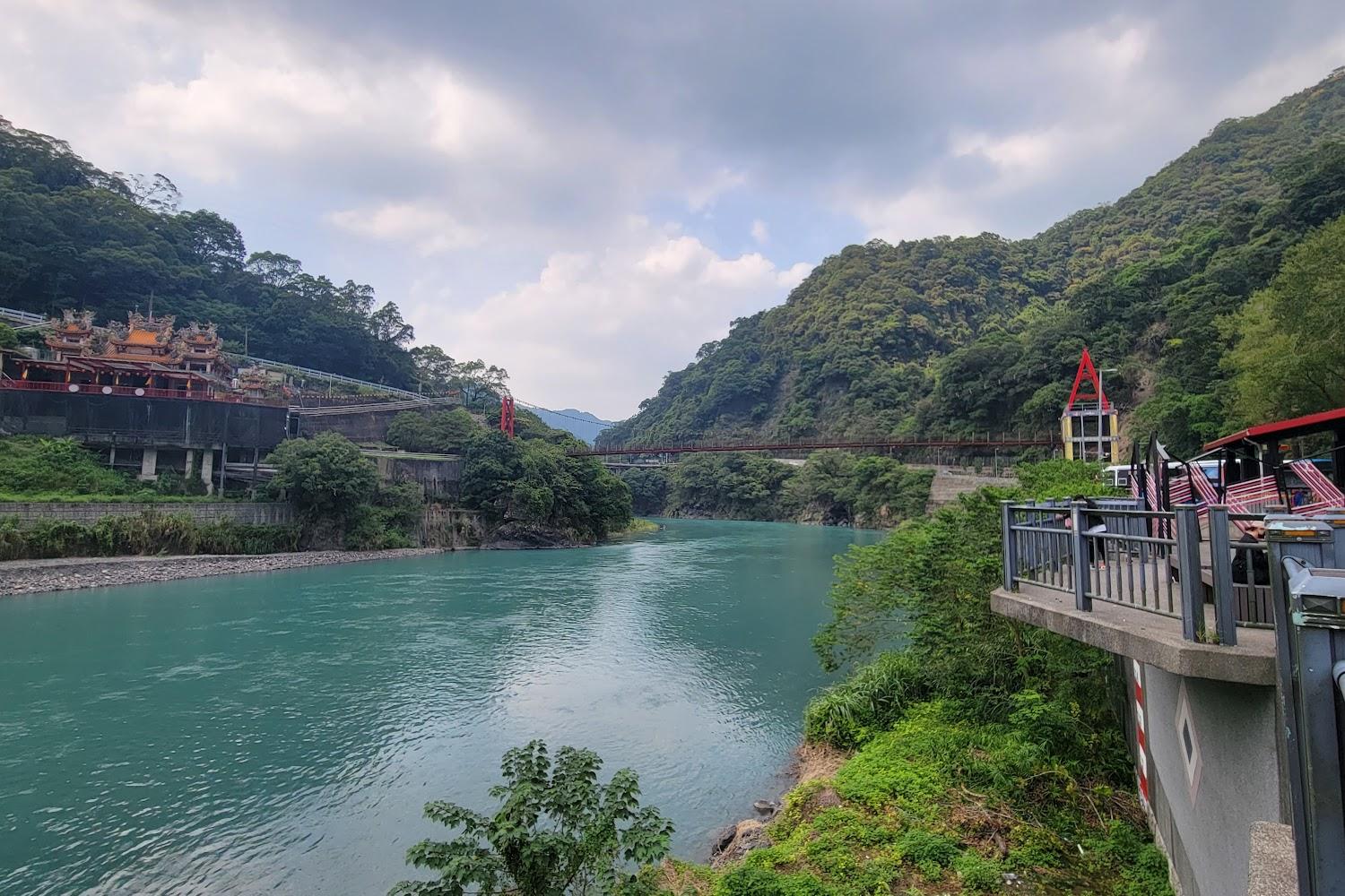 2026烏來小旅行全攻略：走進山城泡美人湯、品嚐泰雅美食，洗滌身心的三小時微旅行