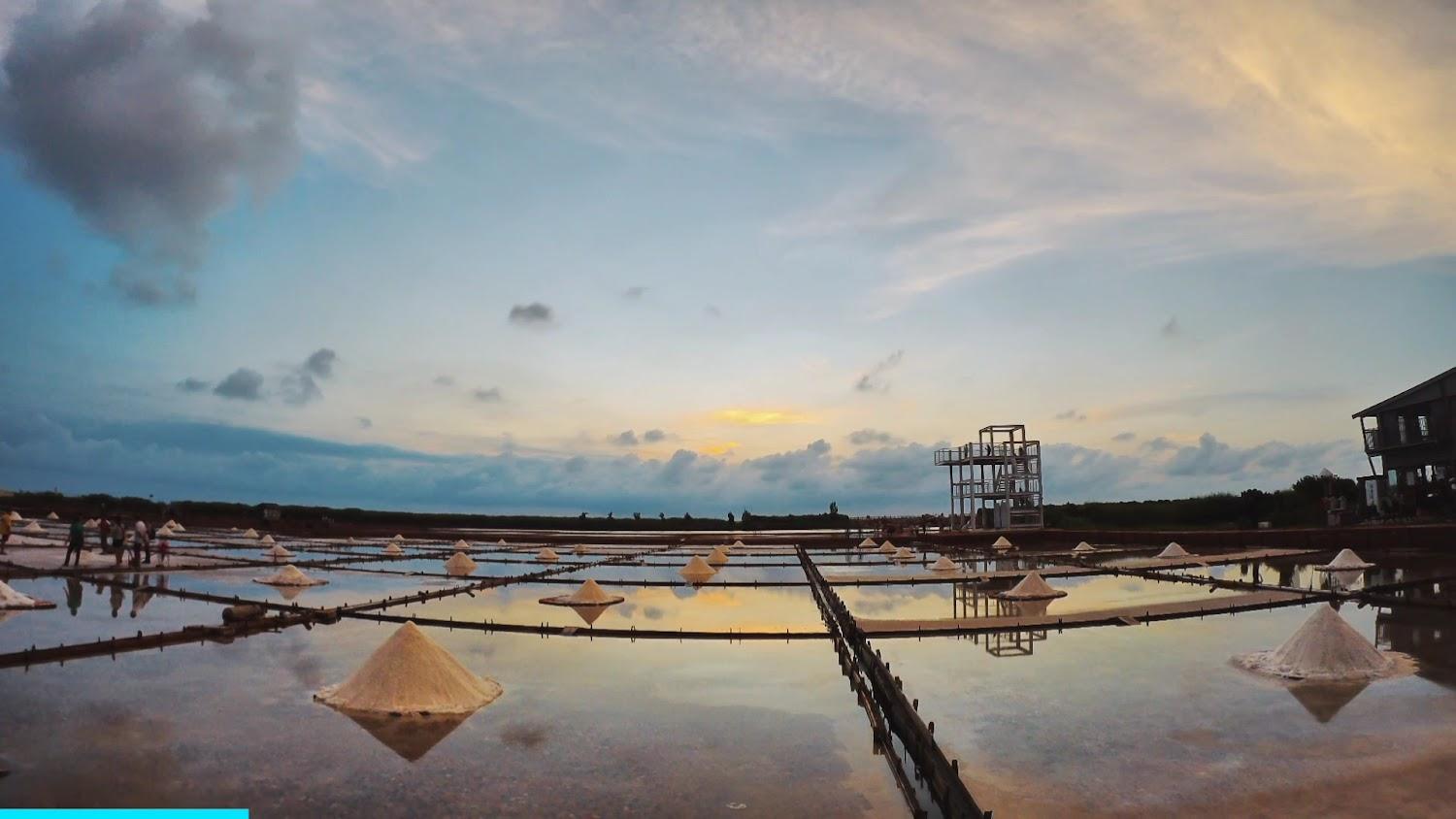 2026台南秘境攻略｜走進井仔腳瓦盤鹽田與木架山草原，感受光影交織的慢活旅程