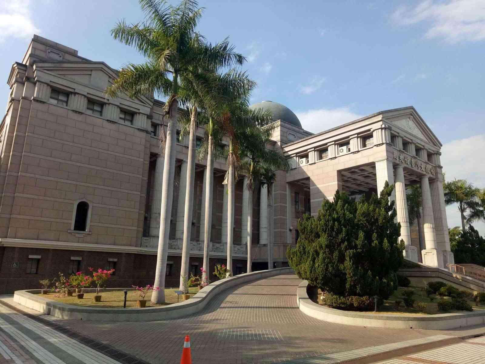 在南投展開一場不趕路的歷史建築巡禮，讓城市記憶自然浮現