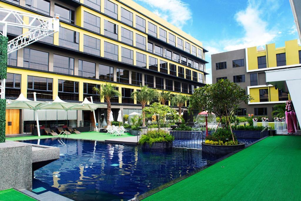 把假期交給嘉義親子飯店樂億皇家渡假酒店，從遊戲室一路玩到文化路夜市