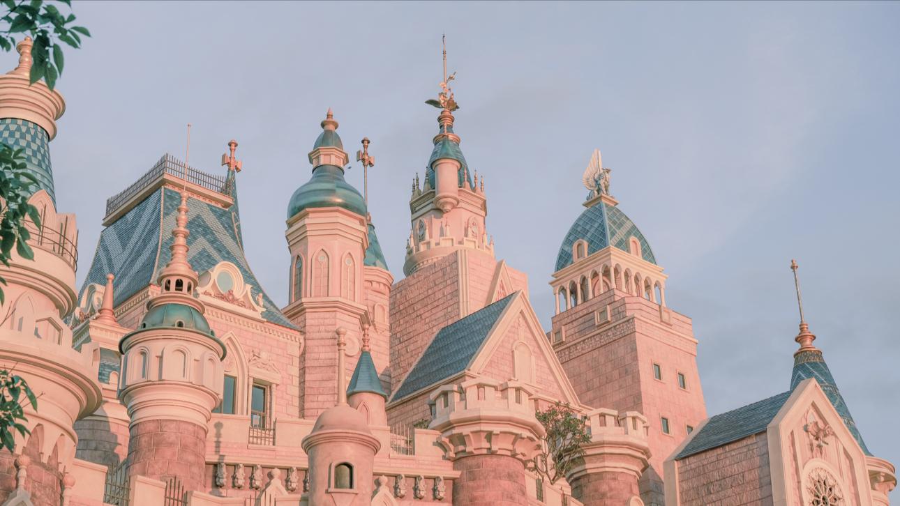 在嘉義走進歐樂沃築夢城堡，讓童話場景與旋轉木馬陪你過一段夢幻午後