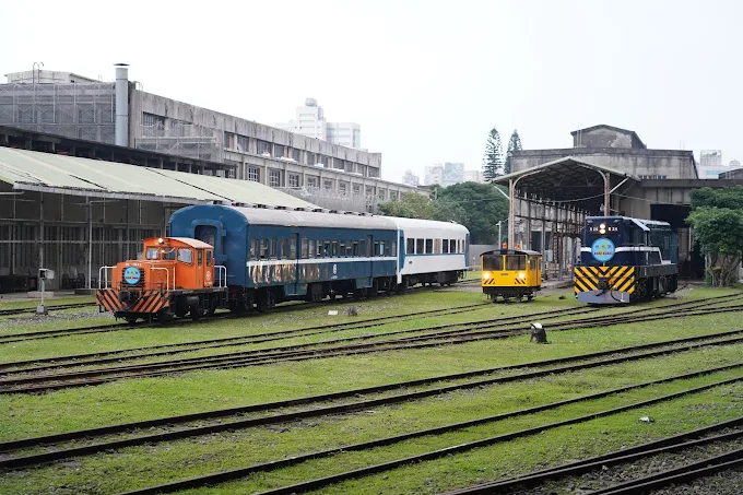 沿著鐵道園區慢慢走，在台灣各地的車站與風景之間停下腳步