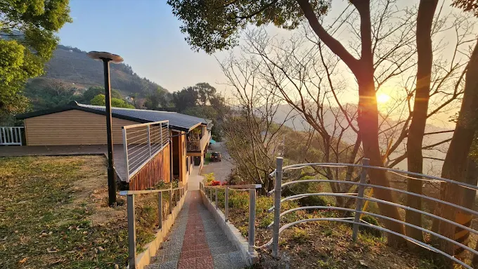 找個週末走進台中東勢與后里，把行程放慢，住進適合好友相聚的包棟民宿