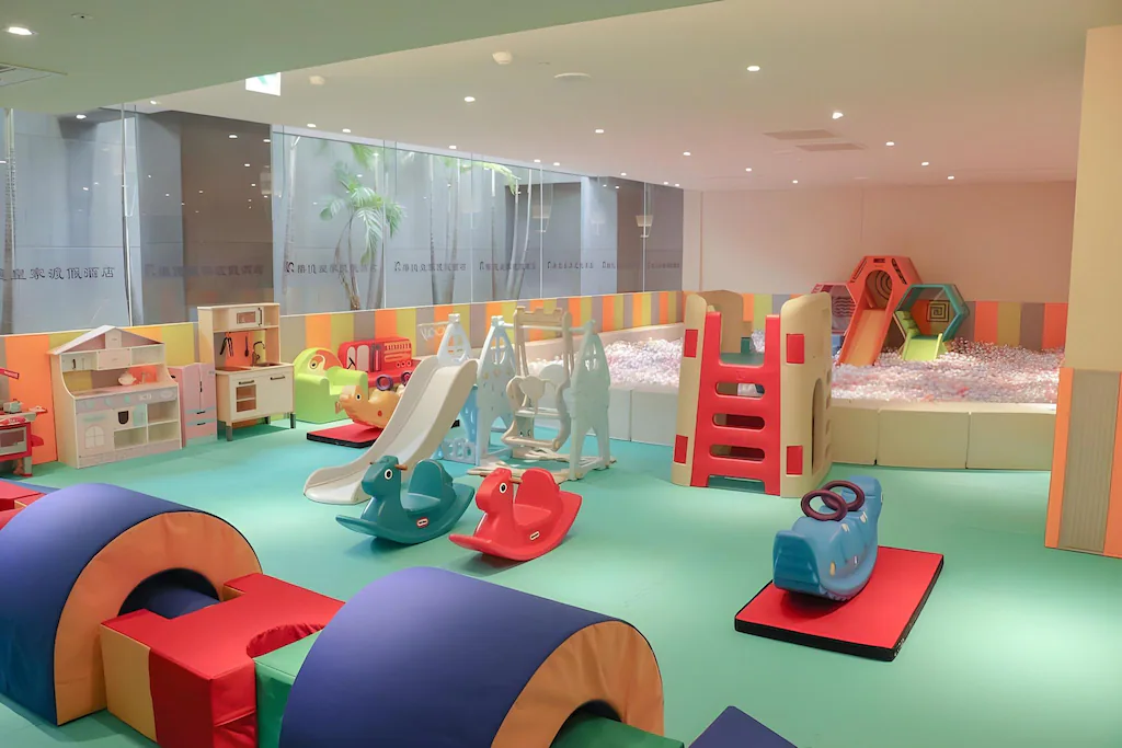 把假期交給嘉義親子飯店樂億皇家渡假酒店，從遊戲室一路玩到文化路夜市