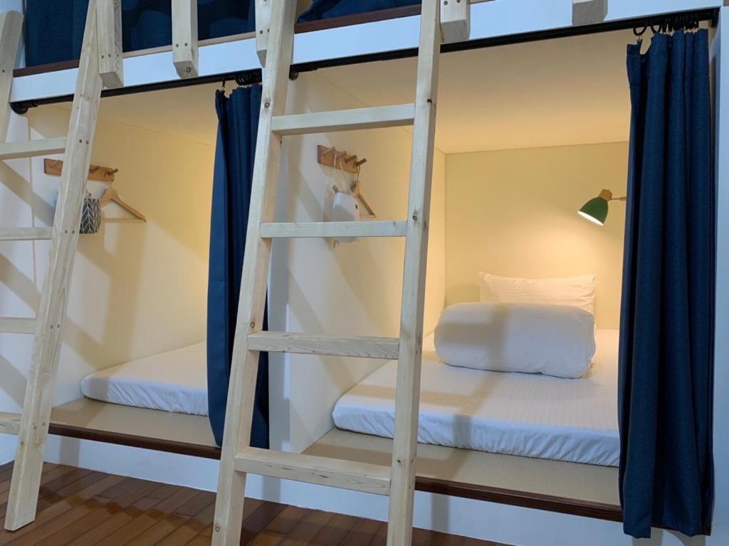 在綠島海景住宿醒來看太平洋晨光，午後直接走進浮潛海域