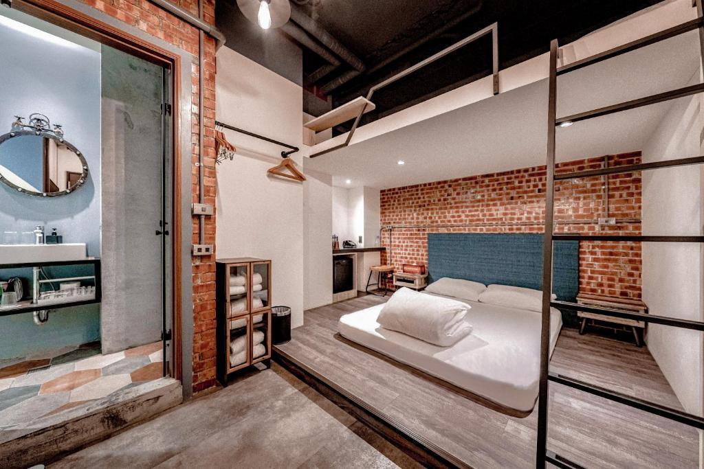 在嘉義住一晚怎麼選?跟著夜市燈光與街道氣味,走到剛剛好的嘉義市住宿落點