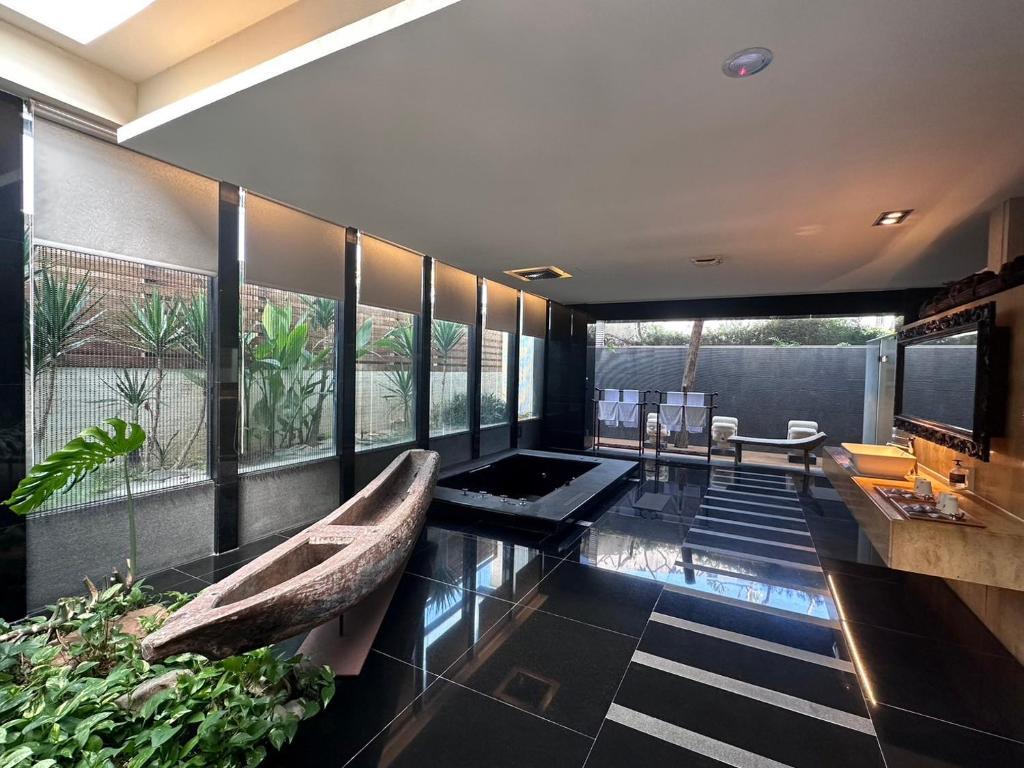 雲林虎尾的夜很溫柔，住進風華渡假旅館，在不被打擾的空間裡慢慢放鬆