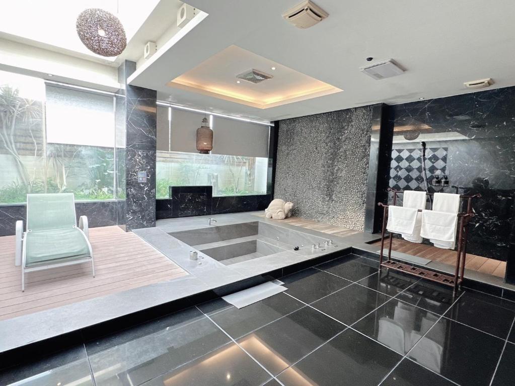 雲林虎尾的夜很溫柔，住進風華渡假旅館，在不被打擾的空間裡慢慢放鬆