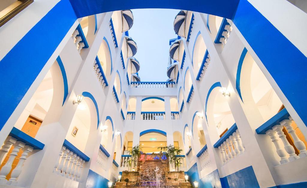 把城市聲音留在台中市區，走進谷關麗池山水溫泉會館住一晚