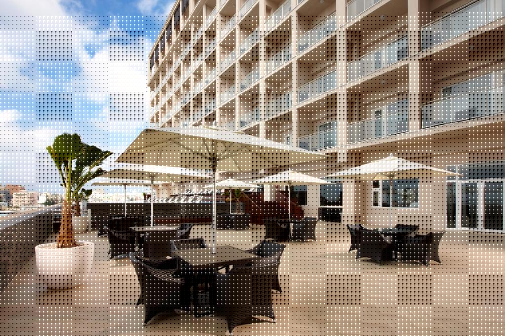 福朋喜來登酒店提供頂級的住宿享受與壯闊海景