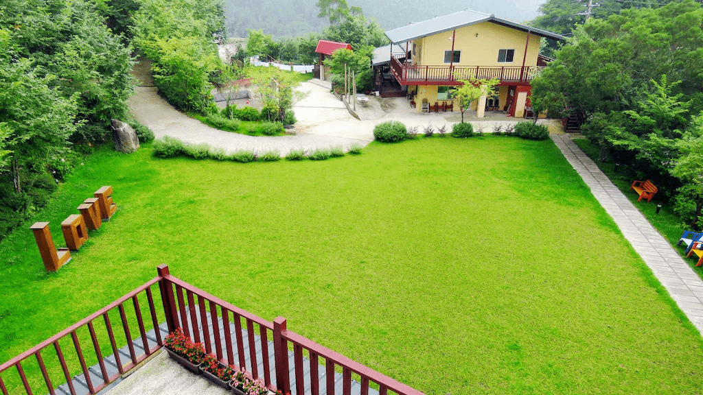 傍晚抵達新竹山林，在風雅月筑淇岄莊園慢慢住進一段不被打擾的時間
