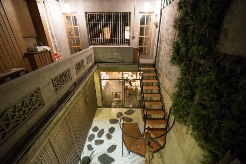 為一趟台南旅行找間包棟住下來，從傍晚到深夜都是屬於你們的時間