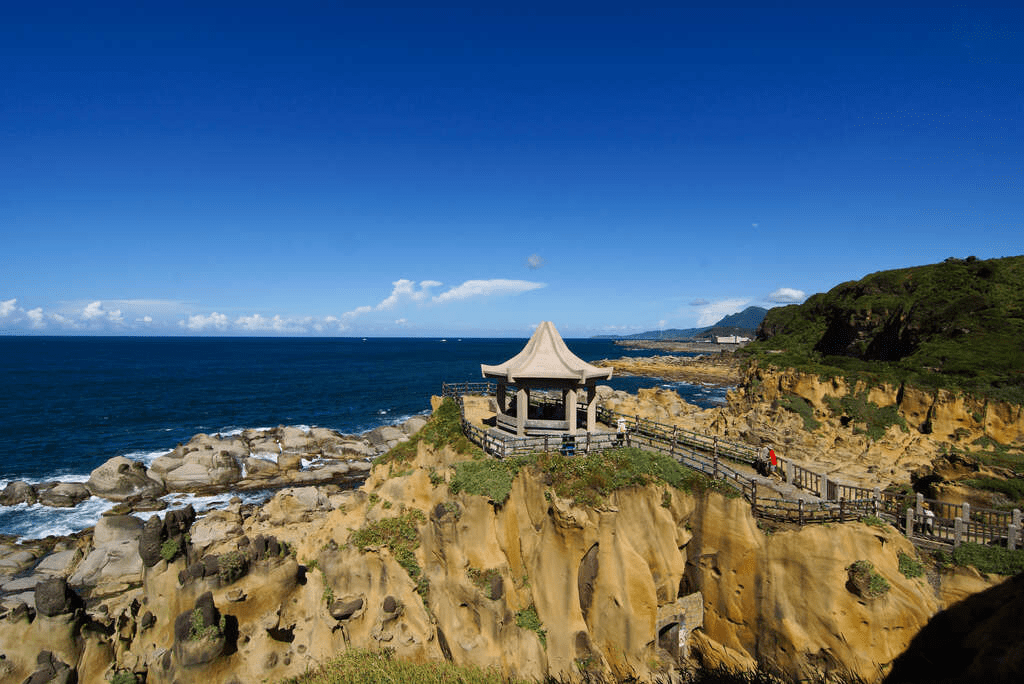 把一整天留給基隆望幽谷與港邊傍晚的光慢慢走也能看見海與城市的距離