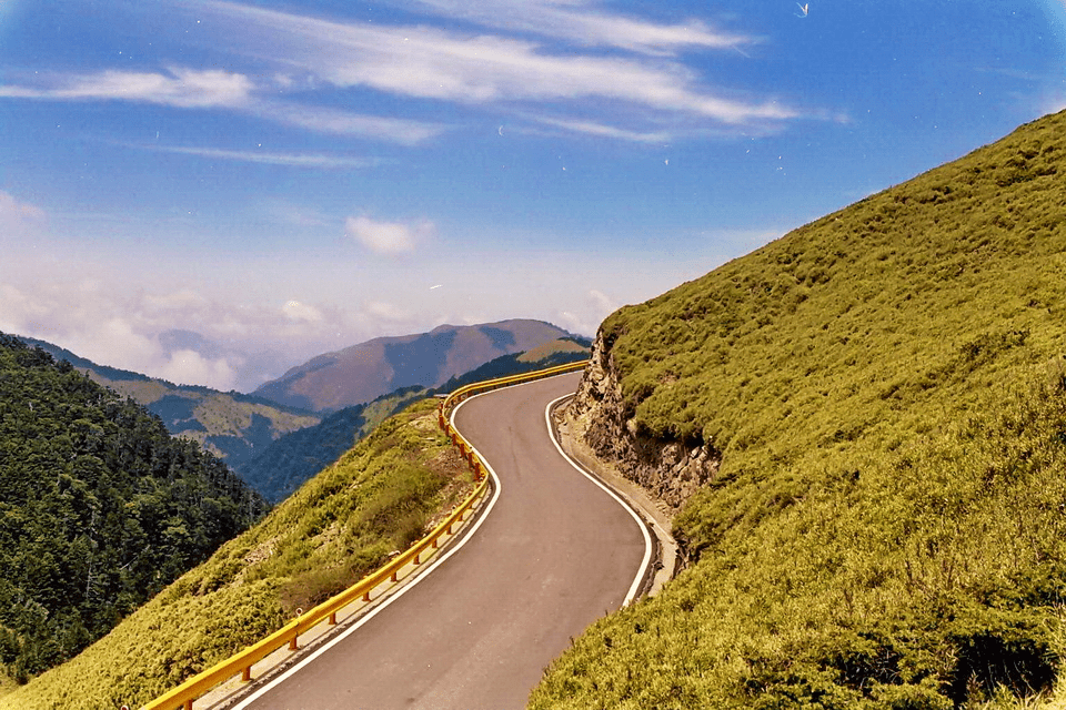 在合歡山武嶺停下腳步，欣賞公路之美